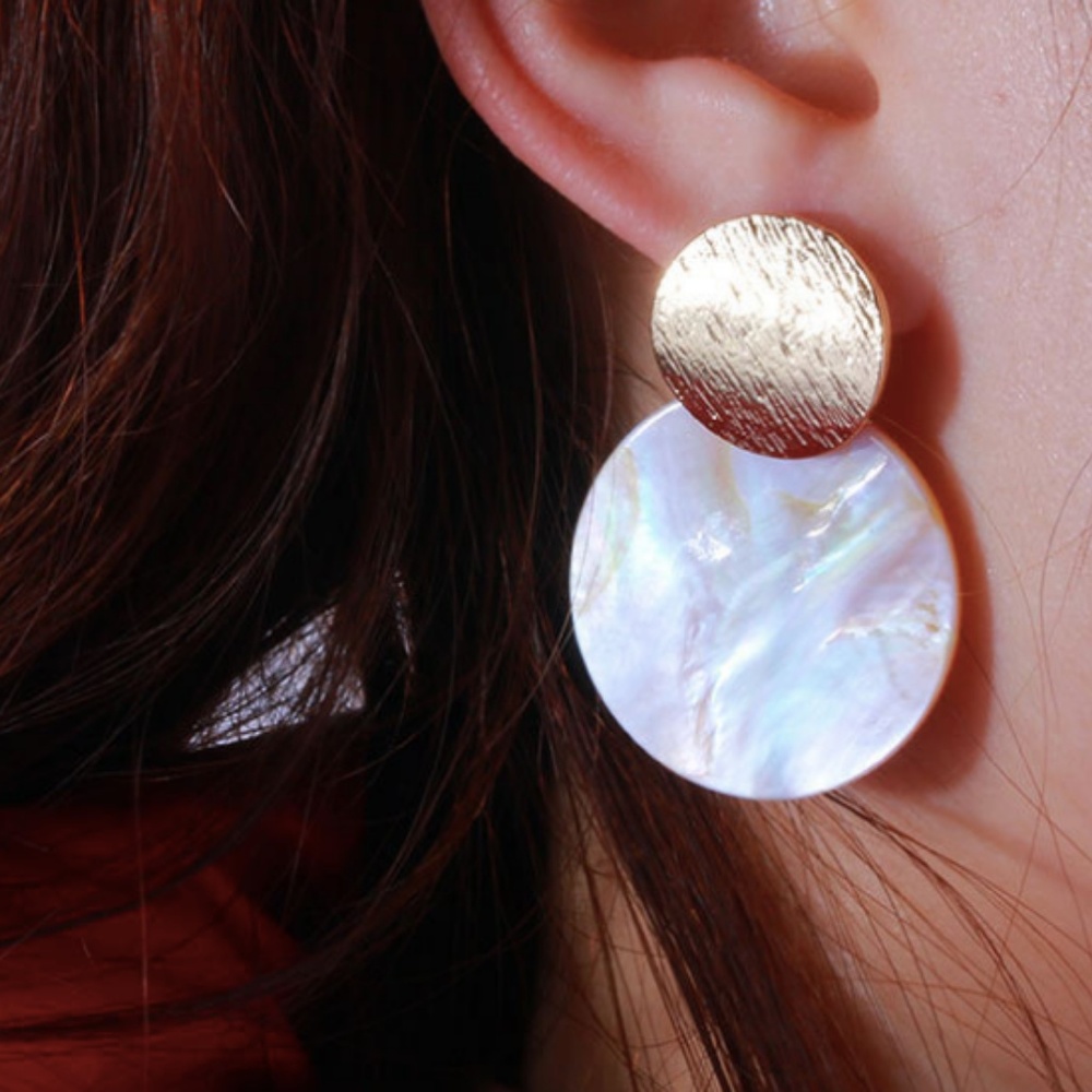 New Geometric round circle shell dainty earrings - Picture 2 of 7